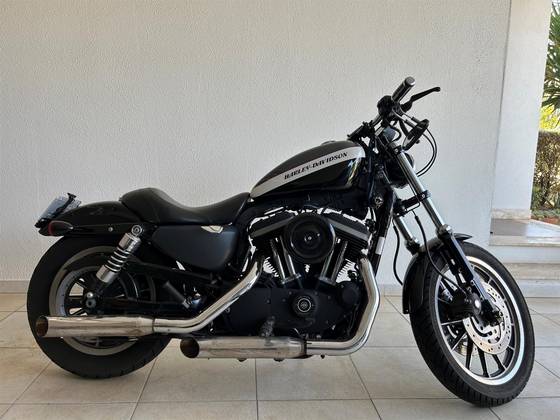 HARLEY-DAVIDSON SPORTSTER XL 883 R 